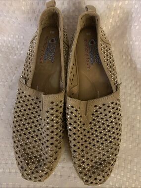 BOBS Highlights Glamsquad from Skechers tan with sparkles slip on shoes, size 9.